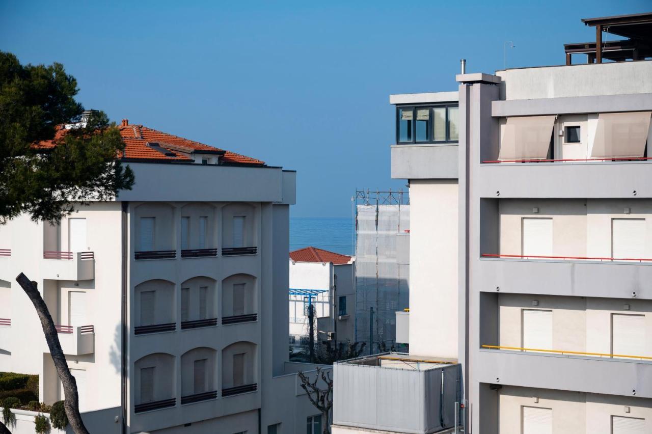 Hotel Selene - Vista Mare Риччоне Екстер'єр фото