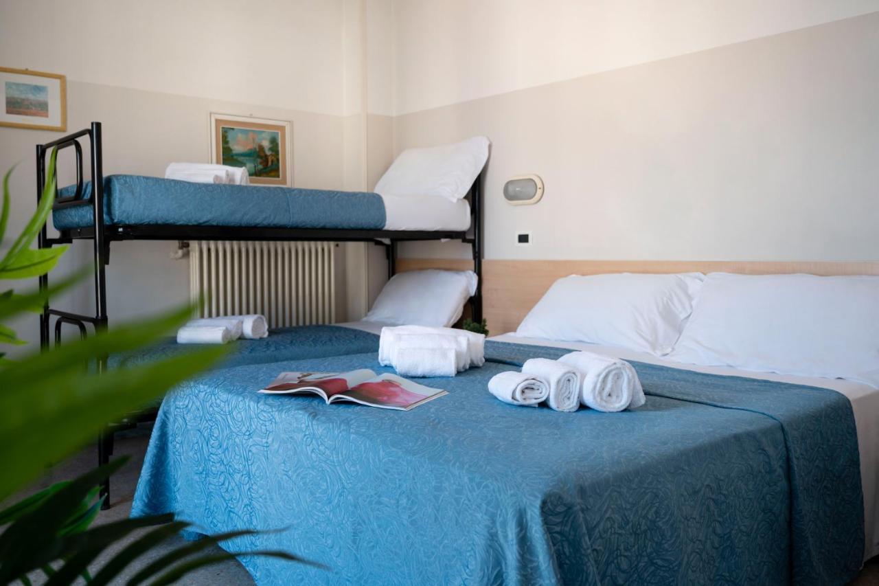 Hotel Selene - Vista Mare Риччоне Екстер'єр фото