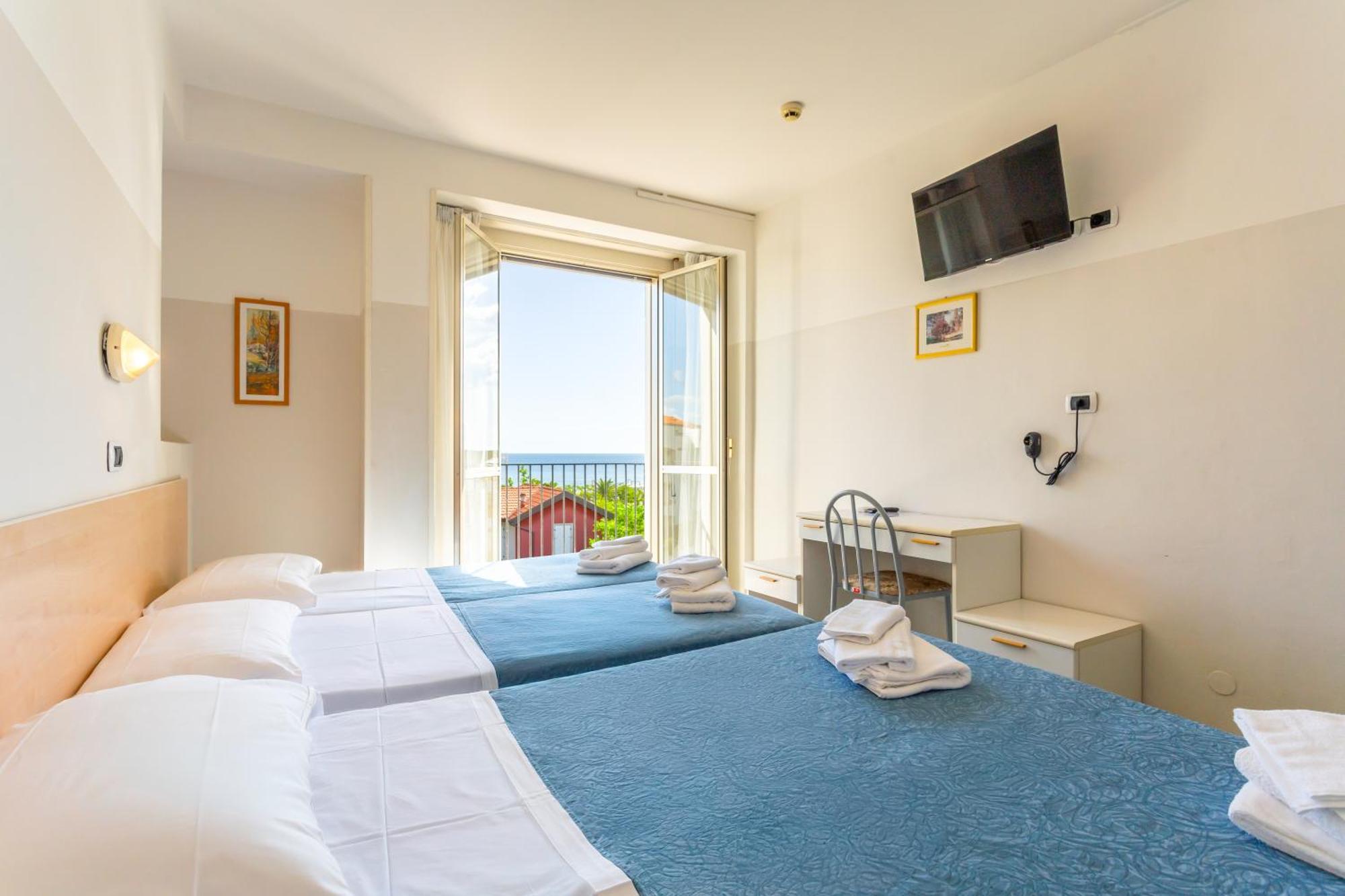 Hotel Selene - Vista Mare Риччоне Екстер'єр фото