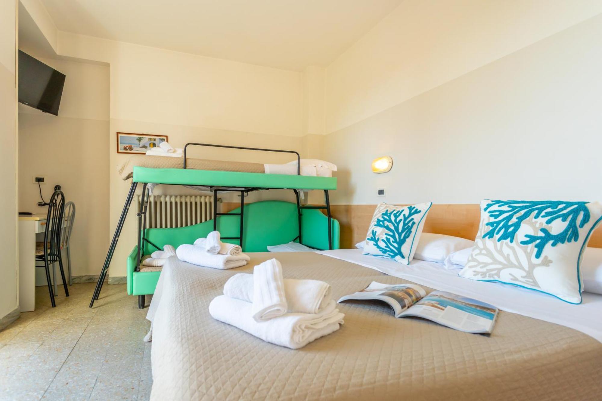 Hotel Selene - Vista Mare Риччоне Номер фото