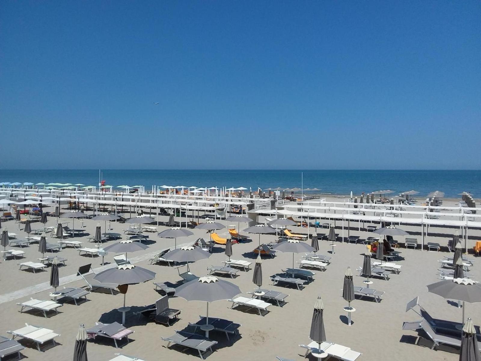 Hotel Selene - Vista Mare Риччоне Екстер'єр фото